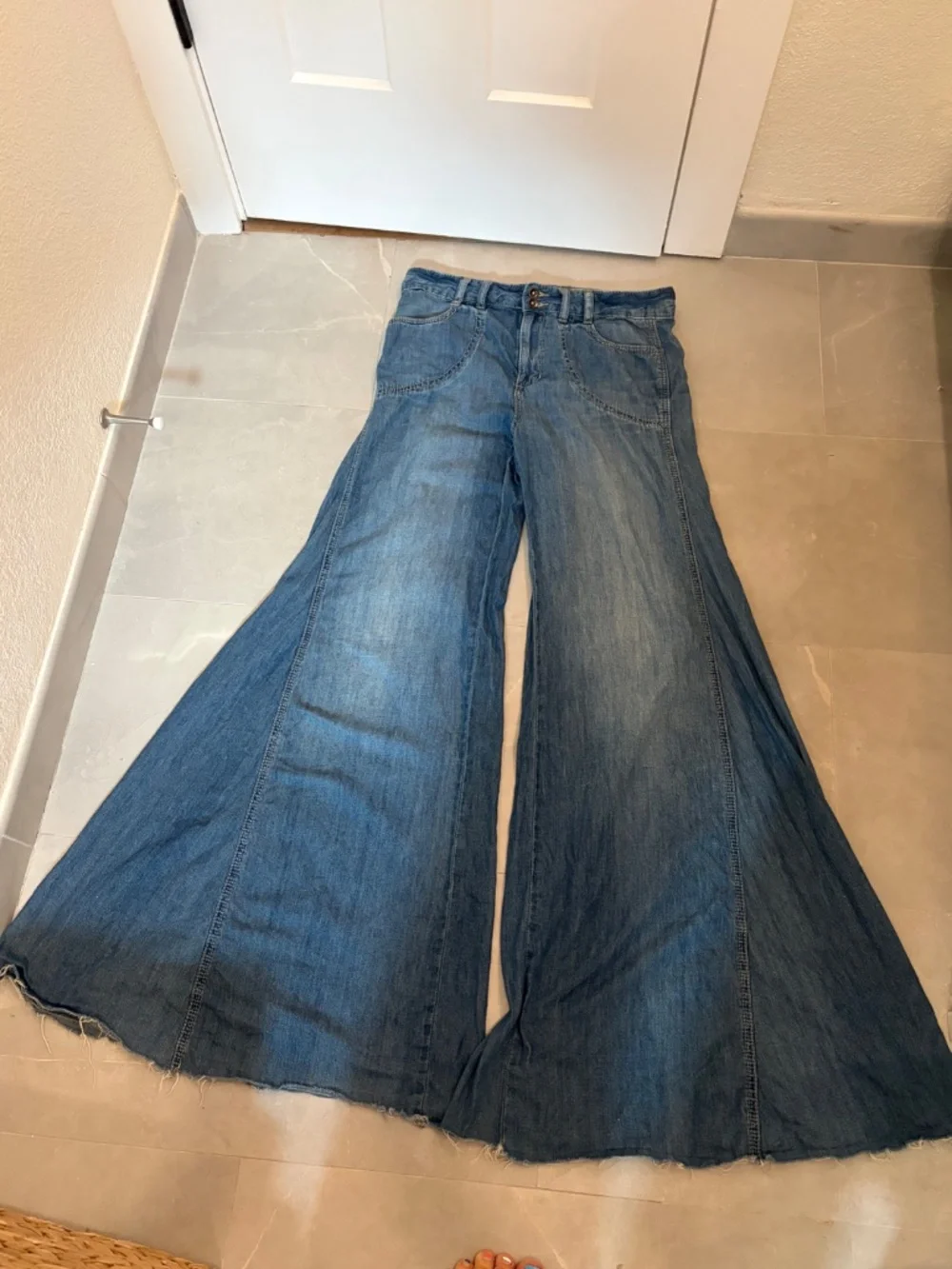Free People High Rise Wide Leg Well Loved Jeans Size W 28